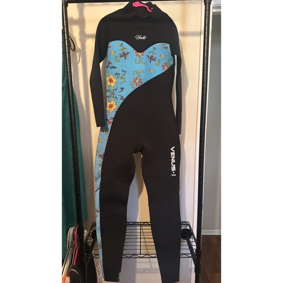 Hevto Other - Hevto VENUS 1 Black and Blue Floral Wetsuit